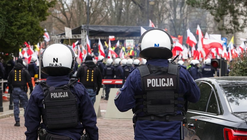  Nowe informacje o rannych policjantach. Udzielana jest pomoc