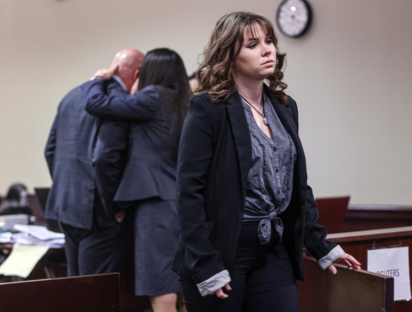 Ława przysięgłych sądu w Nowym Meksyku uznała, że Hannah Gutierrez-Reed, zbrojmistrzyni na planie filmu "Rust", jest winną nieumyślnego spowodowania śmierci autorki zdjęć Halyny Hutchins. Grozi jej do półtora roku więzienia i pięć tysięcy dolarów grzywny.