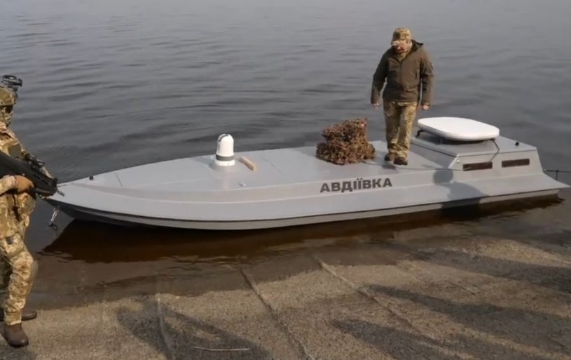 Służba Bezpieczeństwa Ukrainy otrzymała pierwszy egzemplarz drona morskiego nowej generacji, który został nazwany na cześć Awdijiwki. Oferuje on kluczowe ulepszenie, którego brakowało jego poprzednikowi - może atakować więcej niż jeden raz. 