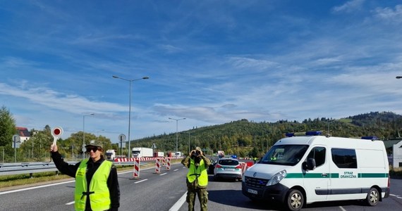 321 cudzoziemców, którzy nielegalnie przekroczyli granicę polsko-słowacką ujęli  funkcjonariusze Śląskiego Oddziału Straży Granicznej, w okresie gdy wprowadzona została tymczasowa kontrola graniczna. Zatrzymano także 6 przemytników.

