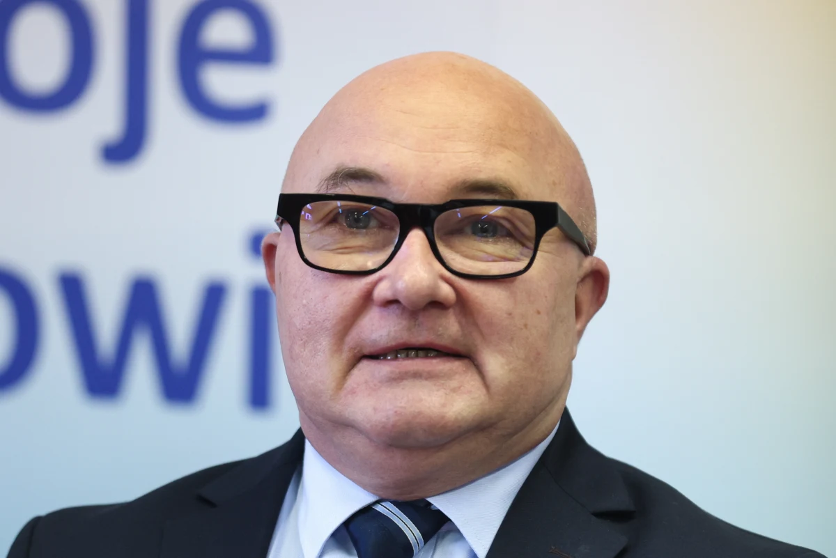 Dwóch mężczyzn zostało zatrzymanych za grożenie prezydentowi Chorzowa. Zamieszczone w internecie groźby dotyczyły pozbawienia życia i nawoływania do tego. 