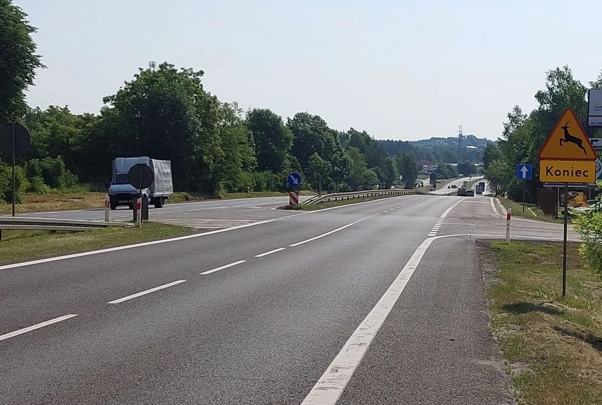 Wiosną ruszy modernizacja drogi krajowej nr 94 w Olkuszu. Generalna Dyrekcja Dróg i Autostrad podpisała dziś umowę z wykonawcą. Inwestycja obejmie ponad 4 kilometry tej trasy, ma kosztować ponad 217 mln złotych i zakończyć się we wrześniu 2027 roku. 