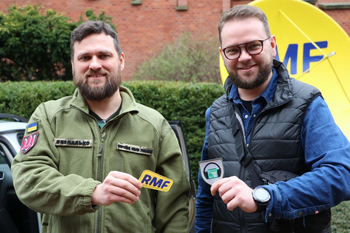 Nowoczesna konsoleta, słuchawki, profesjonalne mikrofony studyjne i wszystko to, co pozwala na urządzenie radiowego studia. Taki sprzęt przekazaliśmy właśnie naszym przyjaciołom zza wschodniej granicy, którzy rozbudowują swoje studio w stolicy Ukrainy. 