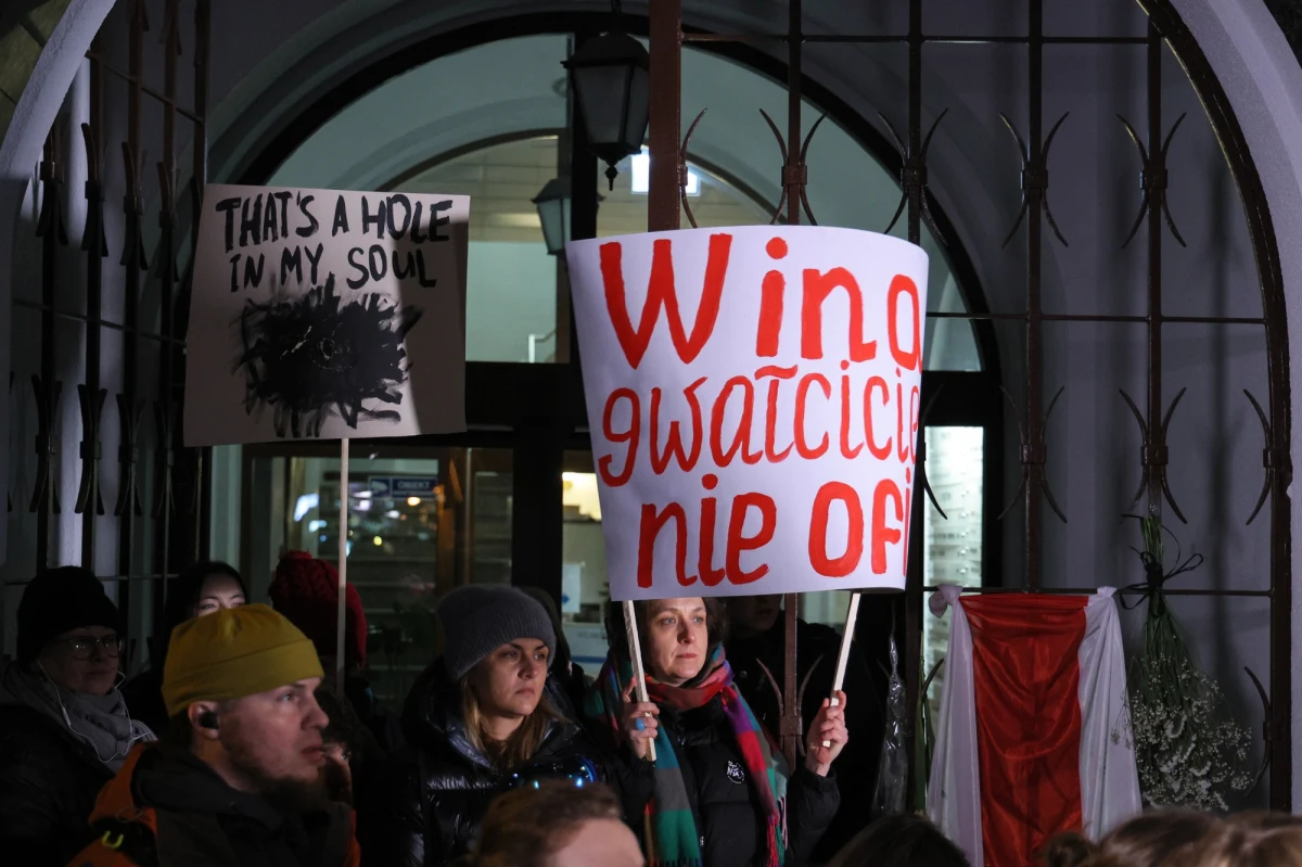 Poselski projekt nowelizacji Kodeksu karnego, który zakłada m.in. zmianę definicji zgwałcenia, został skierowany do Komisji Nadzwyczajnej ds. Zmian w Kodyfikacjach. Wszystkie kluby opowiedziały się za dalszymi pracami. Kluczowy punkt poselskiej propozycji zakłada, że za gwałt uznawane będzie doprowadzenie do obcowania płciowego bez wcześniejszego wyrażenia świadomej i dobrowolnej zgody.