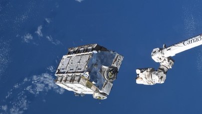 Największy kosmiczny śmieć z ISS zbliża się do Ziemi 