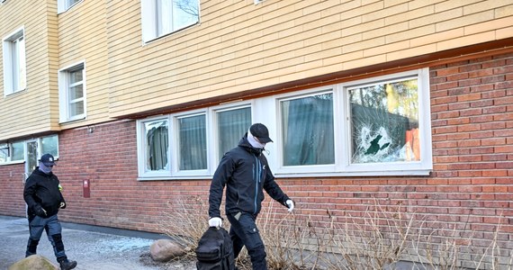 Szwedzkie służby specjalne zatrzymały w Tyresö pod Sztokholmem 4 osoby, podejrzane o przygotowywanie ataku terrorystycznego. Jak podają szwedzkie media, zatrzymani powiązani są z islamistami.