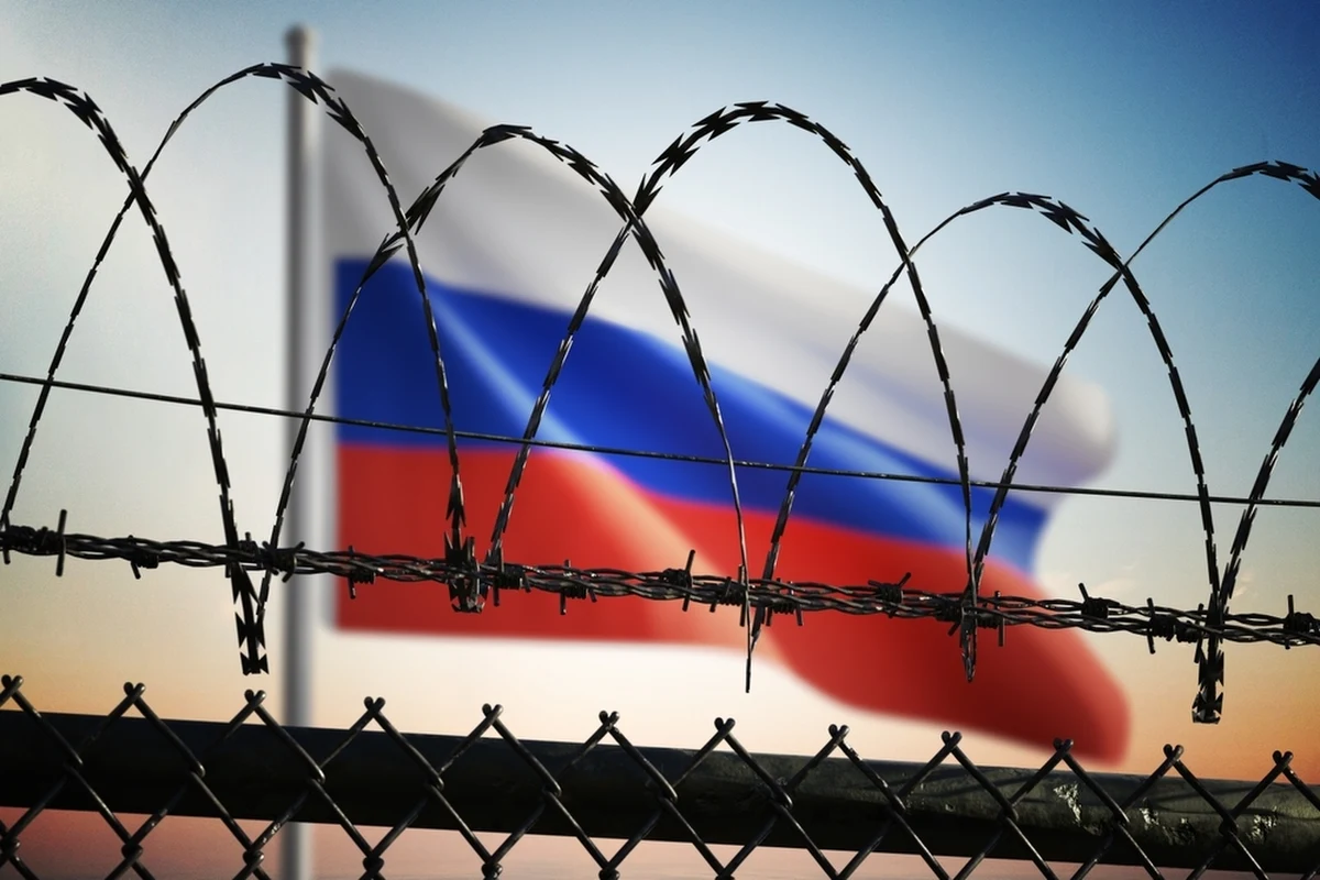 Sejm podjął uchwałę w sprawie nałożenia sankcji w związku z importem rosyjskiej i białoruskiej żywności oraz produktów rolnych do Unii Europejskiej. "Naszym moralnym obowiązkiem jest zaprzestanie handlu, który może bezpośrednio lub pośrednio przyczynić się do wzmocnienia zdolności Rosji i wspierającej jej Białorusi do kontynuowania wojny z Ukrainą" - napisano w uchwale.