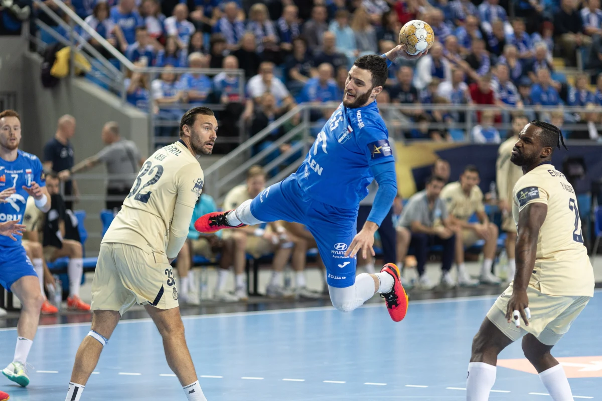 Piłkarze ręczni Orlen Wisły wygrali w Płocku z FC Porto 29:28 (14:15) w swoim ostatnim meczu w grupie B Ligi Mistrzów. „Nafciarze” awansowali do fazy pucharowej rozgrywek, gdzie czeka na nich mistrz Francji, trzecia drużyna grupy A - Paris St. Germain.
