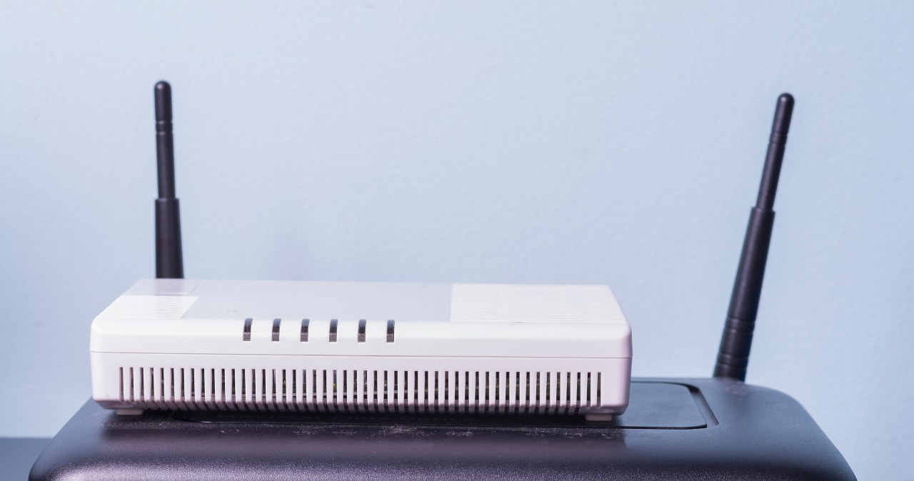 Zapomnij o podawaniu hasła do Wi-Fi. Wystarczy, iż wciśniesz ten przycisk na routerze