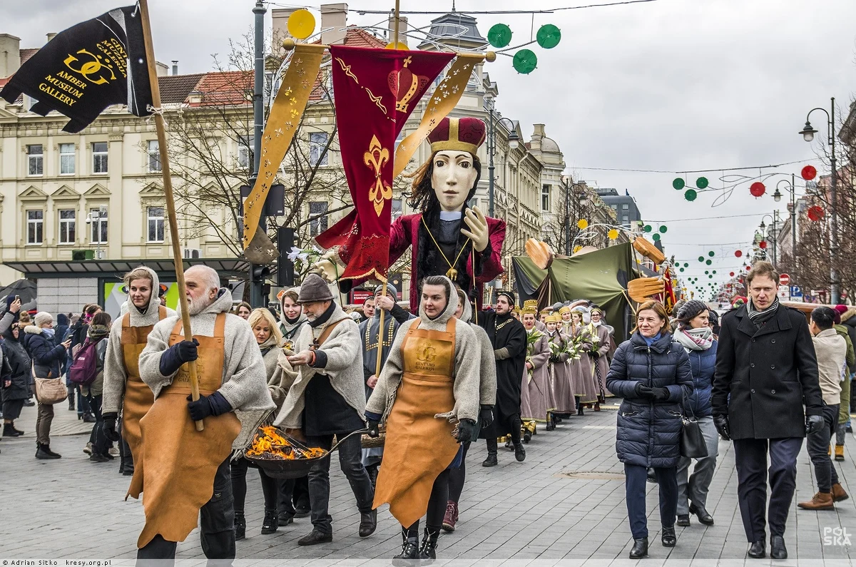 8 marca Litwini celebrują nie tylko Dzień Kobiet, ale i święto patrona ojczyzny. Już dziś rozpoczął się 420. Jarmark Kaziukowy - najstarsze i najbarwniejsze święto w Wilnie, symbolizujące powitanie wiosny.