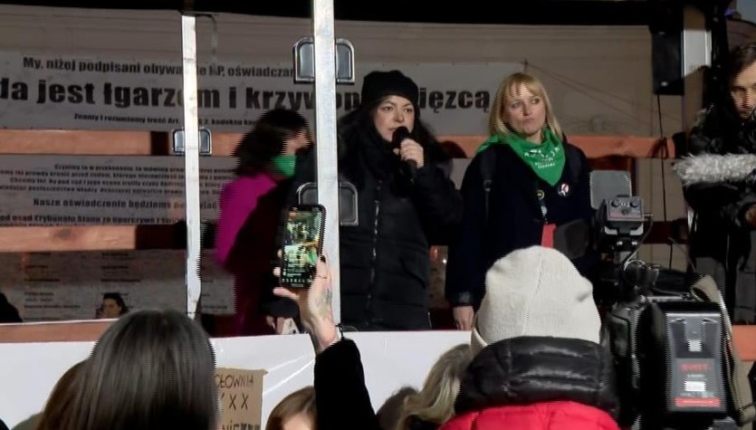 Strajk Kobiet przed Pałacem Prezydenckim. „Weź nie wetuj” Strajk Kobiet przed Pałacem Prezydenckim. „Weź nie wetuj”