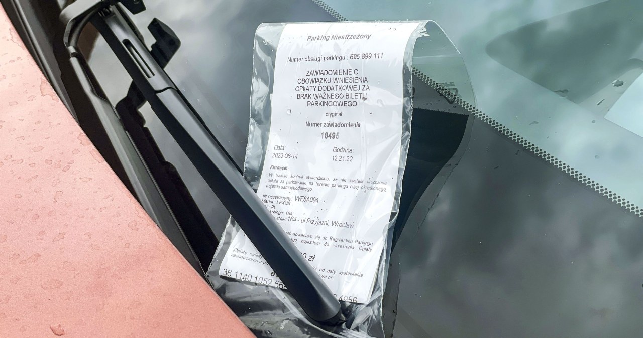 Kara za parkowanie pod marketem. Kierowcy często płacą niepotrzebnie