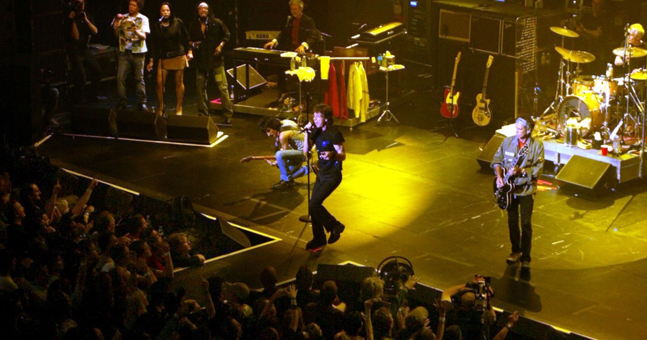 Ukazał się właśnie nowy, koncertowy album The Rolling Stones, który jest zapisem wyjątkowego występu w Wiltern Theathre w Los Angeles z 2002 roku. Podczas kameralnego koncertu (odbył się w obecności jedynie 1850 fanów) muzycy zagrali kilka bardzo rzadko wykonywanych na żywo piosenek. Z okazji wydawnictwa specjalny esej przygotował Paul Sexton, historyk zespołu.