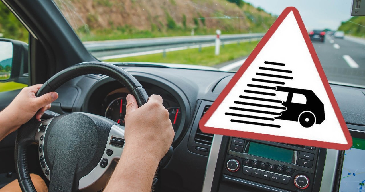 Taki znak z zakreskowanym autem to wcale nie żart, ale ważne ostrzeżenie
