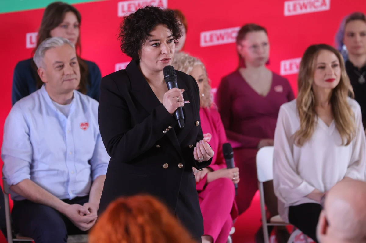 Anna Maria Żukowska nie bierze jeńców i nie przebiera w środkach. Posłanka Nowej Lewicy skomentowała dzisiejsze słowa Szymona Hołowni, który stwierdził, że w kwestii aborcji "potrzeba spokoju". "Wyp...aj z tym spokojem" - napisała na platformie X parlamentarzystka.