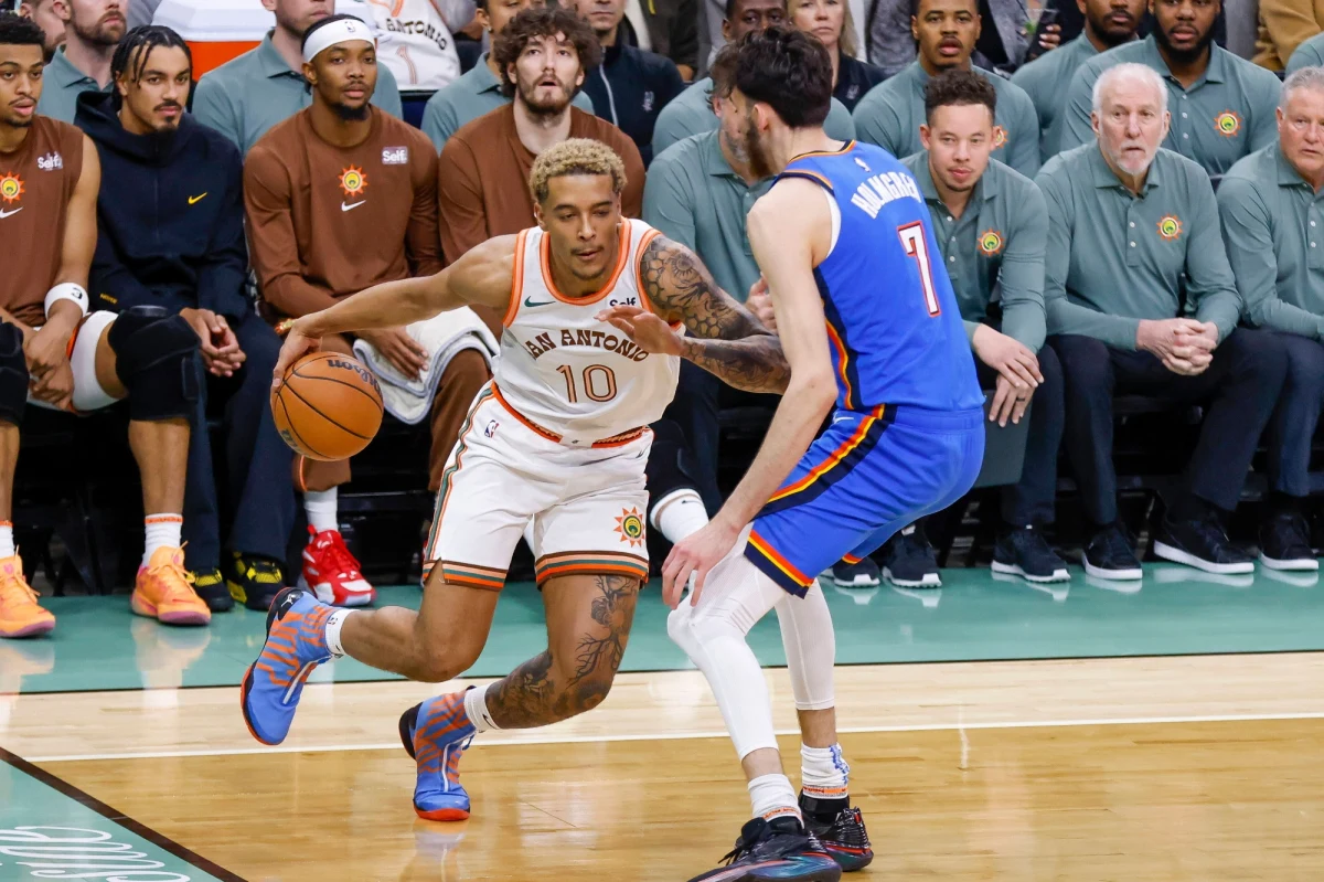 Reprezentant Polski Jeremy Sochan zdobył 20 punktów dla San Antonio Spurs, a jego zespół wygrał na wyjeździe z Golden State Warriors 126:113. To była dopiero 14. w obecnym sezonie ligi NBA wygrana koszykarzy z Teksasu, którzy na koncie mają już 50 porażek.