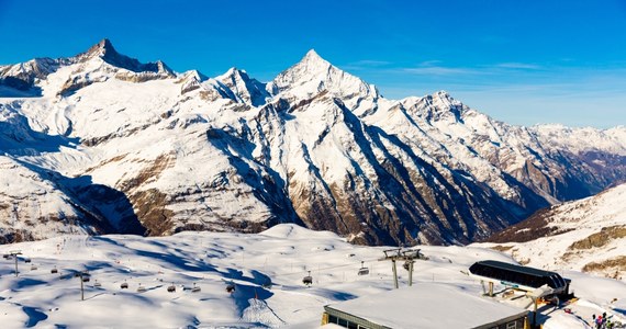 Szwajcarscy ratownicy górscy i policjanci znaleźli w Alpach ciała 5 skiturowców, poszukiwanych od sobotniego poranka. Szósta osoba uznawana jest wciąż za zaginioną. Ofiary to członkowie jednej rodziny. 