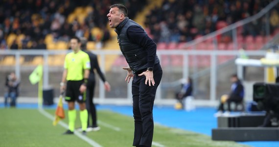 Trener Lecce Roberto D'Aversa został zwolniony przez władze klubu po tym, jak uderzył głową jednego z zawodników. Incydent miał miejsce po niedzielnym meczu włoskiej ekstraklasy piłkarskiej, który gospodarze przegrali 0:1 z Hellas Veroną.