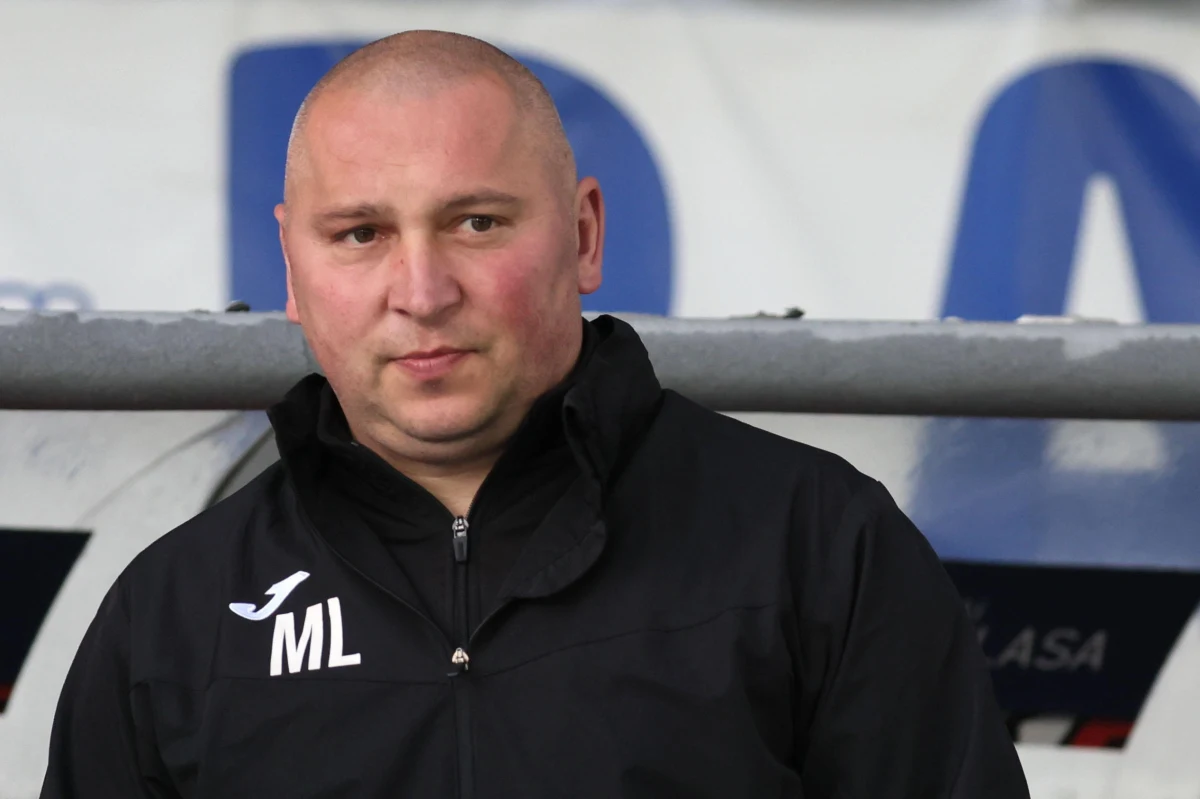 Mariusz Lewandowski nie jest już trenerem piłkarzy pierwszoligowego Bruk-Betu Termaliki - poinformował klub z Niecieczy. Bezpośrednim powodem takiej decyzji była porażka 0:2 w piątkowym meczu ze Zniczem w Pruszkowie.