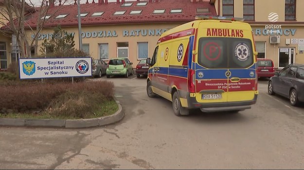 Znów brutalna napaść na kobietę. Tym razem zakrwawioną  i nieprzytomną młodą kobietę znaleziono w centrum Sanoka na Podkarpaciu. Zarzuty w tej sprawie usłyszał trzydziestopięciolatek, a policja przyznaje, że był już karany za pobicia. Materiał dla "Wydarzeń" przygotowała Ewelina Niemirka.