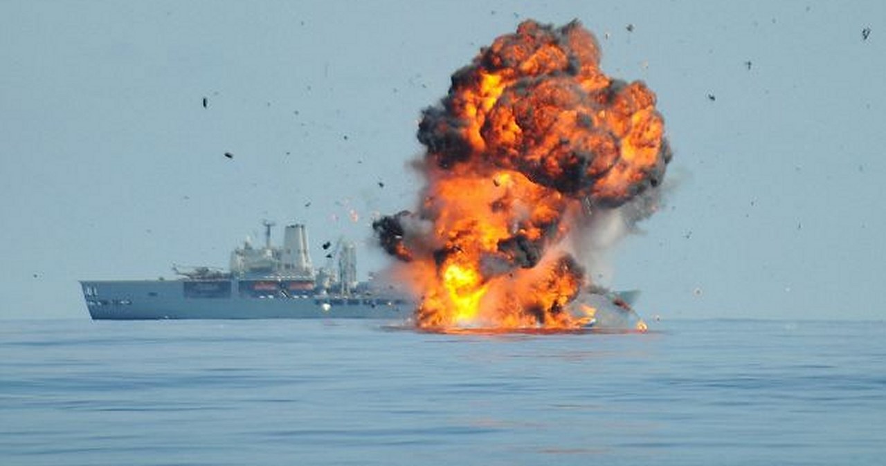 Siły Zbrojne Ukrainy dokonały spektakularnego ataku na rosyjski statek zbiornikowy, który znajdował się w Zatoce Dnieprowskiej. Na jego pokładzie znajdowało się jedno z centrów dowodzenia.