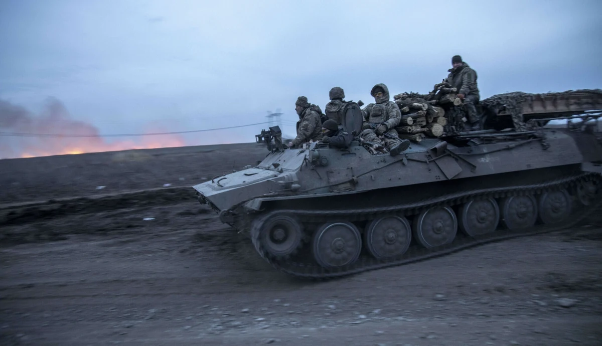 Rosyjskie formacje walczące po stronie Ukrainy - Rosyjski Korpus Ochotniczy, Legion "Wolność Rosji" i Batalion Syberyjski - poinformowały we wtorek rano, że prowadzą operację wojskową w przylegających do Ukrainy rosyjskich obwodach biełgorodzkim i kurskim. "Czołgi nie boją się błota. Przekroczyliśmy Rubikon. Przekroczyliśmy granicę" - piszą ochotnicy.