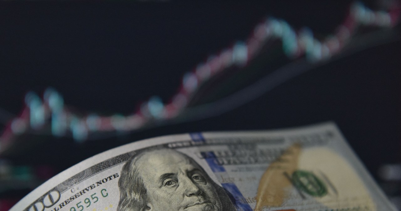 Waluty przed decyzją o stopach w USA. Na problemach dolara zyskają euro i złoty