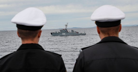 Rosja, Chiny i Iran rozpoczęły wspólne manewry morskie w Zatoce Omańskiej. Ćwiczenia odbywają się na tle rosnącego napięcia na Bliskim Wschodzie, a także pogłębiającej się współpracy Rosji i Iranu w kontekście wojny na Ukrainie.