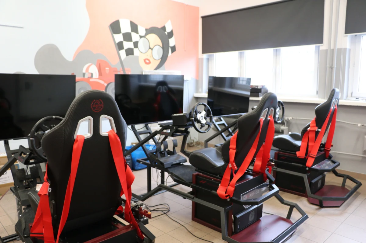 W Krakowie trwa Tydzień Zawodowców. Samorządowe technika i szkoły branżowe zapraszają do siebie uczniów szkół podstawowych. Poprzez warsztaty, prezentacje i konsultacje chcą zachęcić do podjęcia nauki w szkole.