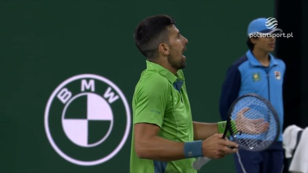 Novak Djokovic i Luca Nardi stanęli naprzeciwko siebie podczas tegorocznej edycji turnieju ATP w Indian Wells. Na początku drugiego seta wściekły Serb zaczął kłócić się z sędzią.