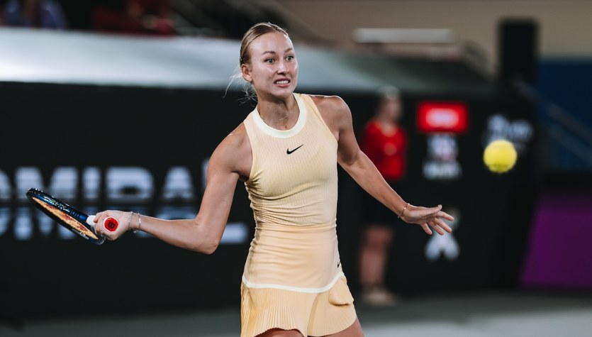 tenis ziemny, wyniki żywo, Radwańska, Domachowska, ATP, WTA, Wimbledon, US Open, Australian Open, French Open Rewelacja z Dubaju za burtą. Kontrowersyjna Rosjanka przetrwała demolkę