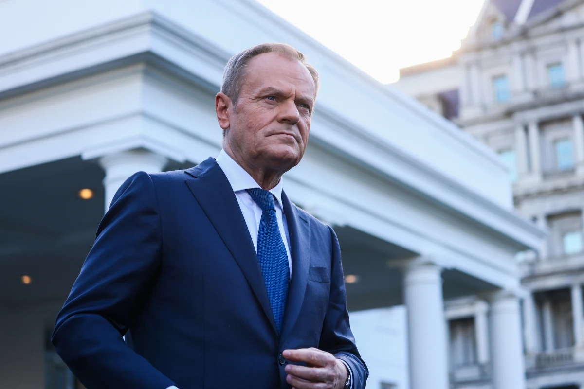 Premier Donald Tusk zapowiedział, że w piątek odbędzie się nieplanowany, nagły szczyt Trójkąta Weimarskiego w Berlinie. Szef polskiego rządu będzie tam rozmawiał z prezydentem Francji i kanclerzem Niemiec.