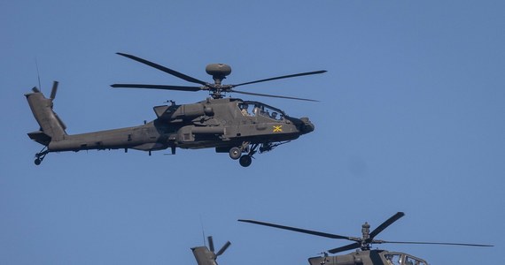 "Nadeszła długo oczekiwana zmiana generacyjna" - ogłaszał w październiku 2023 roku polski prezydent, zapowiadając, że m.in. w bazie lotniczej w Inowrocławiu pojawi się 30 śmigłowców szturmowych Apache. Nie tak szybko - mówi szef MON. Helikopterów jeszcze w Polsce nie ma i dopiero trzeba je kupić.