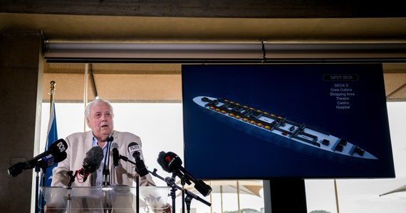 Kopia słynnego Titanica, której budowę zapowiada australijski miliarder, ma wyruszyć w dziewiczy rejs w 2027 roku. Stojący za inwestycją Clive Palmer zapowiedział, że rejs repliką statku pozwoli turystom "doświadczyć splendoru", jakim cieszyli się przed 100 laty pasażerowie luksusowego liniowca.