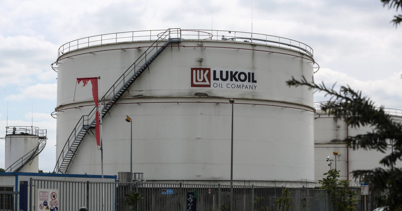 Amerykanie zablokowali sprzedaż Łukoilu. "Marionetka Kremla"