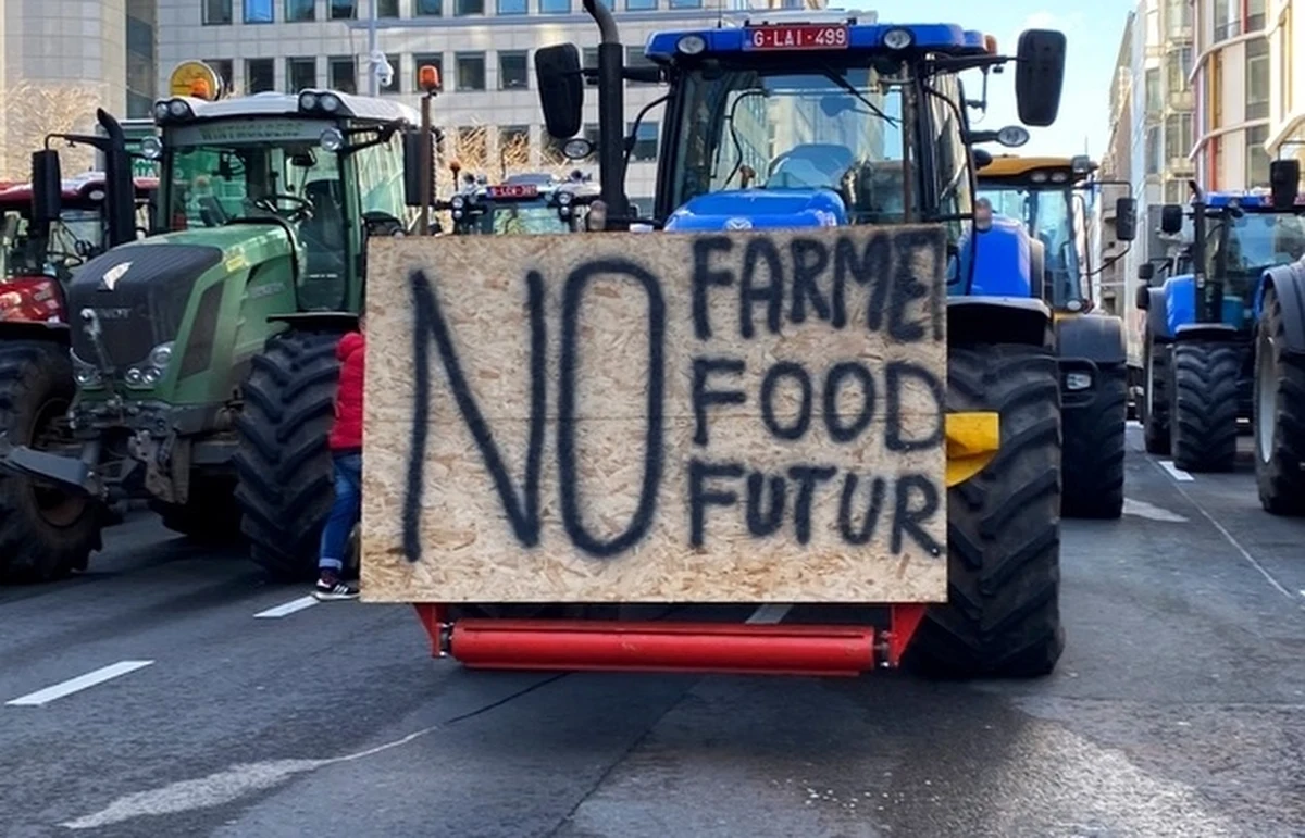 ​W najbliższych dniach będzie gotowy cały pakiet unijnych rozwiązań wychodzących naprzeciw potrzebom rolników - ustaliła dziennikarka RMF FM w Brukseli. Mają one na celu zmniejszenie obaw rolników związanych z importem rolnym z Ukrainy oraz wyśrubowanymi wymogami Zielonego Ładu.