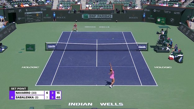 Emma Navarro pokonała rozstawioną z numerem drugim Arynę Sabalenkę 6-3, 3-6, 6-2 i awansowała do ćwierćfinału turnieju WTA 1000 w Indian Wells.

Navarro, sklasyfikowana na 23. miejscu na świecie, wchłonęła moc mistrzyni Australian Open i zanotowała drugie zwycięstwo w Top 10 i pierwsze w Top 5 w karierze.

22-letnia Amerykanka zmierzy się z dziewiątą Marią Sakkari lub Diane Parry w ostatniej ósemce.
