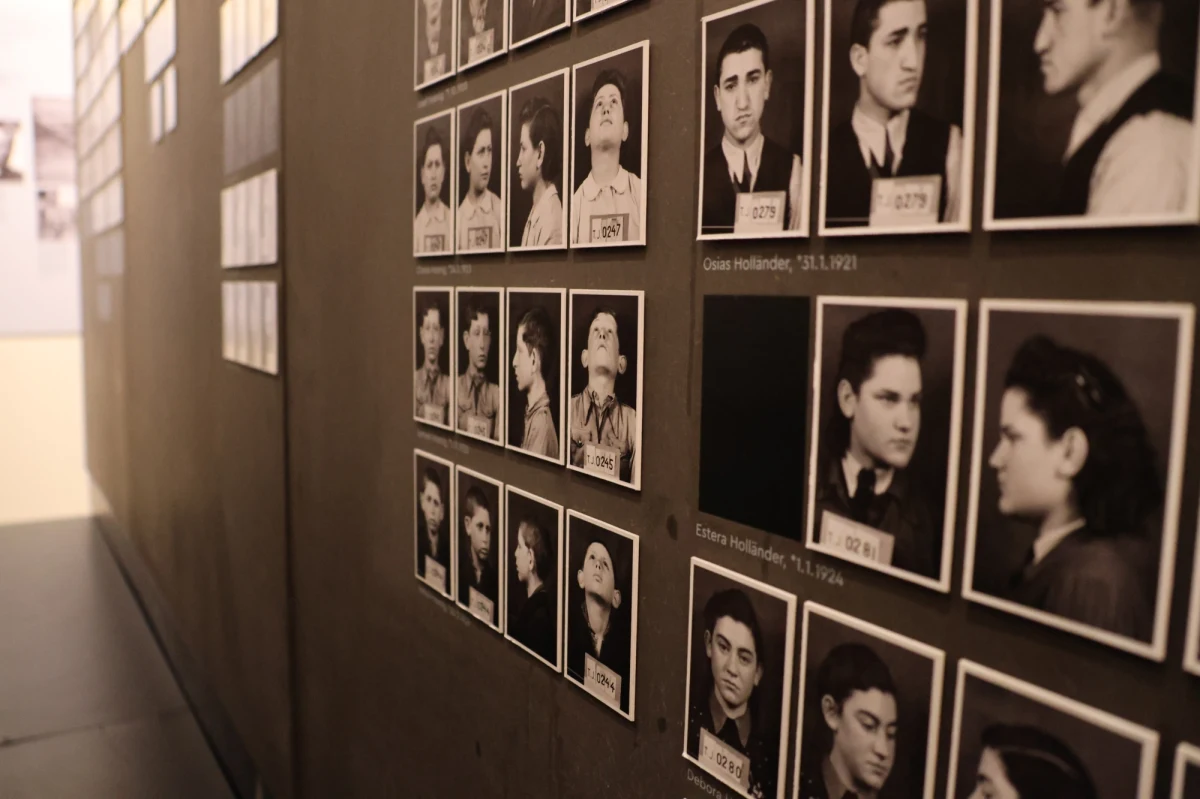 „Zimne spojrzenie. Marzec 1942". To nowa wystawa w Żydowskim Muzeum Galicja. Na wystawie zobaczymy poruszające zdjęcia Żydów, którzy byli fotografowani w ramach pseudonaukowych badań nazistów.