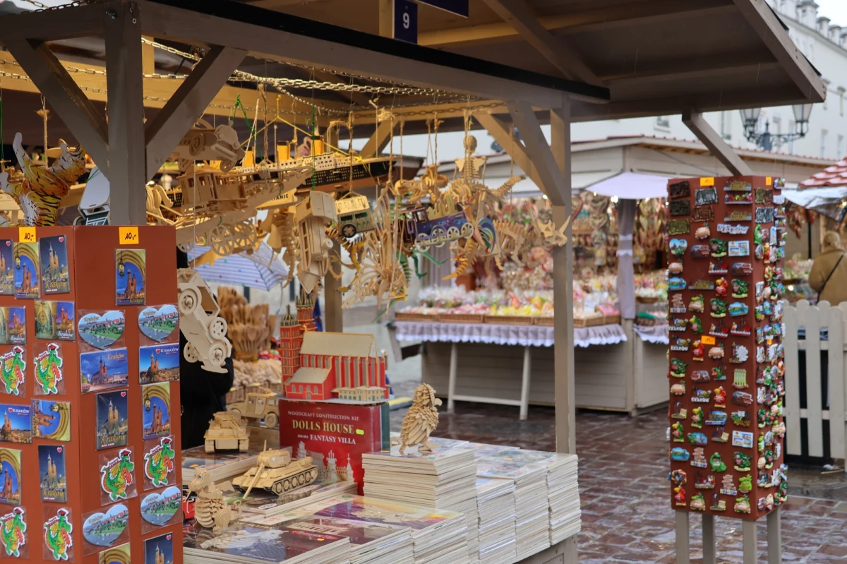 Na Małym Rynku rozpoczął się kiermasz św. Józefa, który potrwa do 17 marca. To już czwarta edycja wydarzenia organizowanego przy okazji święta patrona Krakowa