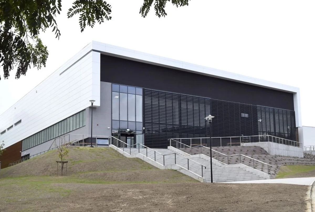 Zamknięte zostało Centrum Sportu Gdańskiego Uniwersytetu Medycznego. Jak dowiedział się reporter RMF FM, w rurach wodociągowych wykryto bakterię Legionella. 