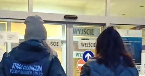 Umożliwili nielegalny wjazd do Polski ponad 10 tysiącom cudzoziemców. Bydgoscy strażnicy graniczni rozbili trudniącą się tym procederem grupę przestępczą. Na wniosek Prokuratury Okręgowej w Bydgoszczy zatrzymali 6 osób. 