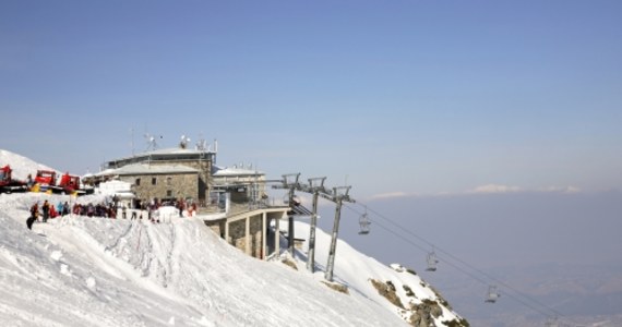 W Tatrach w ostatnich dniach przybyło śniegu - na Kasprowym Wierchu leży niemal 1,4 m. Czynne są trasy narciarskie w Dolinie Gąsienicowej i Goryczkowej.