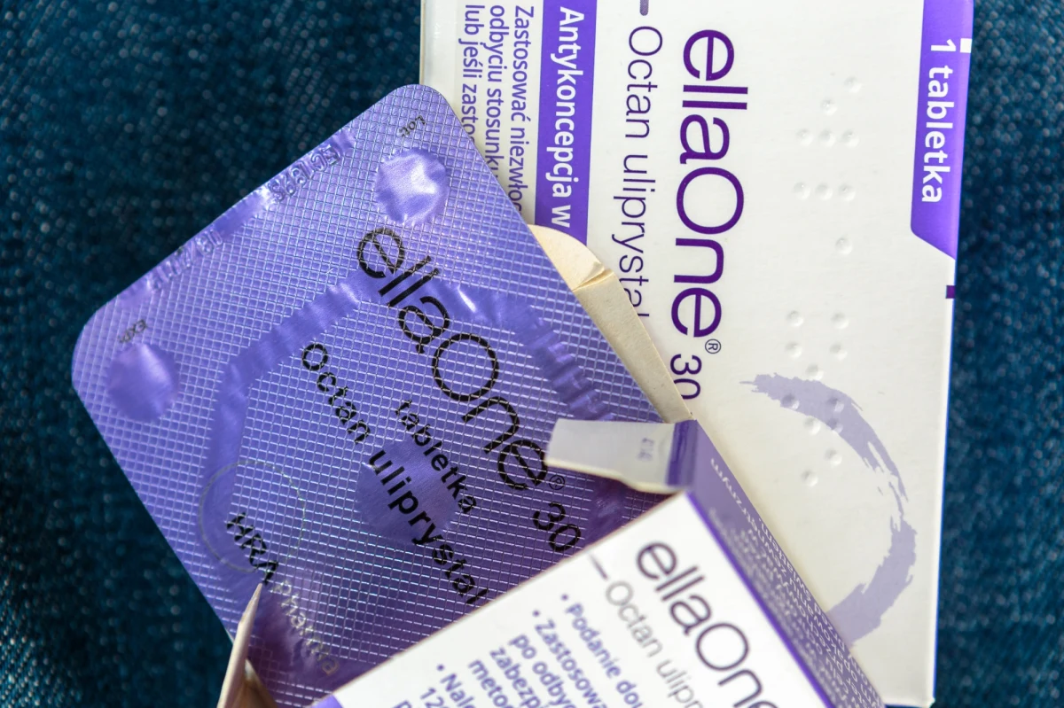 Minister zdrowia Izabela Leszczyna powiedziała, że jeśli prezydent Andrzej Duda nie podpisze ustawy ws. tabletki "dzień po", to ona zastosuje "plan B" - tak, aby od 1 maja było już nowe prawo. "Z przykrością słyszę, że pan prezydent z uporem staje przeciwko polskim kobietom" - dodała.