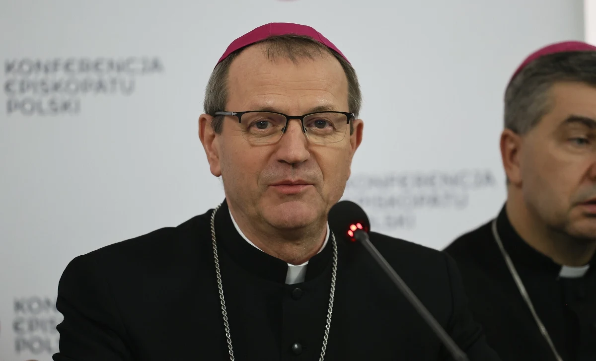 Abp Tadeusz Wojda przyznał, że fakt, iż wybrano go na nowego przewodniczącego Konferencji Episkopatu Polski, jest dla niego zaskoczeniem. "Przyjmuje wolę biskupów jako ogromny kredyt zaufania z nadzieją, że wspólnie będziemy prowadzić nasz Kościół w Polsce drogami, które w jakiś sposób trzeba będzie odkrywać, które chcemy odkrywać" - hierarcha.