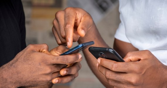 Najwięksi dostawcy usług internetowych w kilkudziesięciu krajach Afryki Zachodniej i Środkowej zgłaszają w czwartek poważne przerwy w dostępie do internetu. Według branżowego portalu Techcabal prawdopodobną przyczyną awarii jest przecięcie co najmniej dwóch podmorskich kabli przy Wybrzeżu Kości Słoniowej na wysokości Abidżanu.