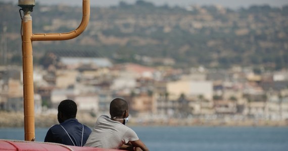 Co najmniej 60 migrantów, którzy wypłynęli z Libii, zginęło na Morzu Śródziemnym - poinformowała w czwartek organizacja pozarządowa SOS Mediterranee z siedzibą w Marsylii. Migranci dryfowali po morzu bez jedzenia i picia po awarii łodzi.