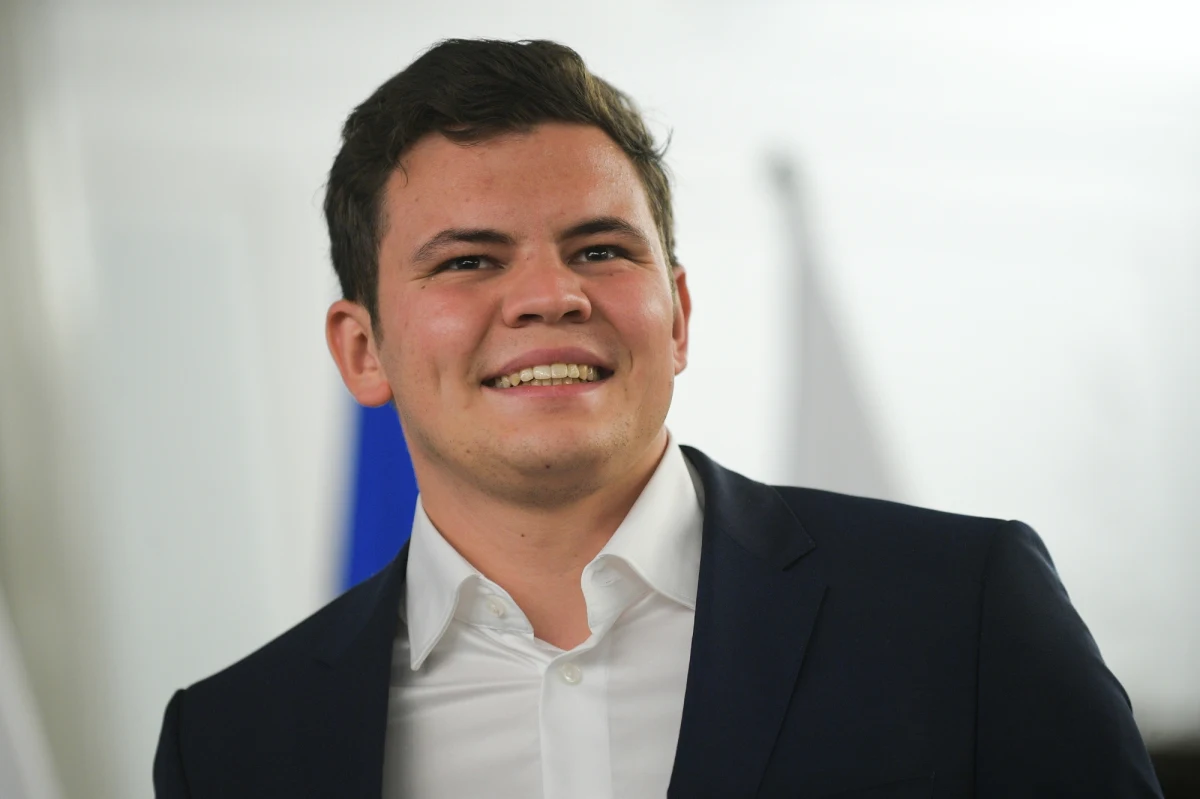 Poseł Adam Gomoła potwierdził w TVN24, że opublikowane w ubiegłym tygodniu przez „Nową Trybunę Opolską” stenogramy z jego rozmowy są autentyczne. „Ta rozmowa się odbyła, ta rozmowa odbyła się z kandydatem, z którym znałem się od dłuższego czasu” - przyznał. Gazeta poinformowała, że dotarła do nagrania, w którym poseł Gomoła miał nakłaniać jednego z polityków do wpłaty 20 tys. złotych na konto prywatnej firmy szefowej swojego sztabu wyborczego w zamian za pierwsze miejsce na liście.