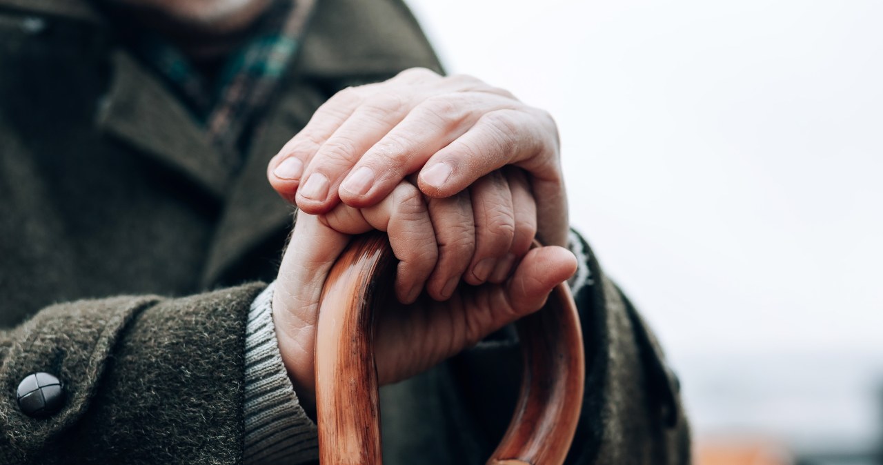 Chcą przekazać mieszkanie za opiekę, ale nie mogą. Prawo blokuje seniorów