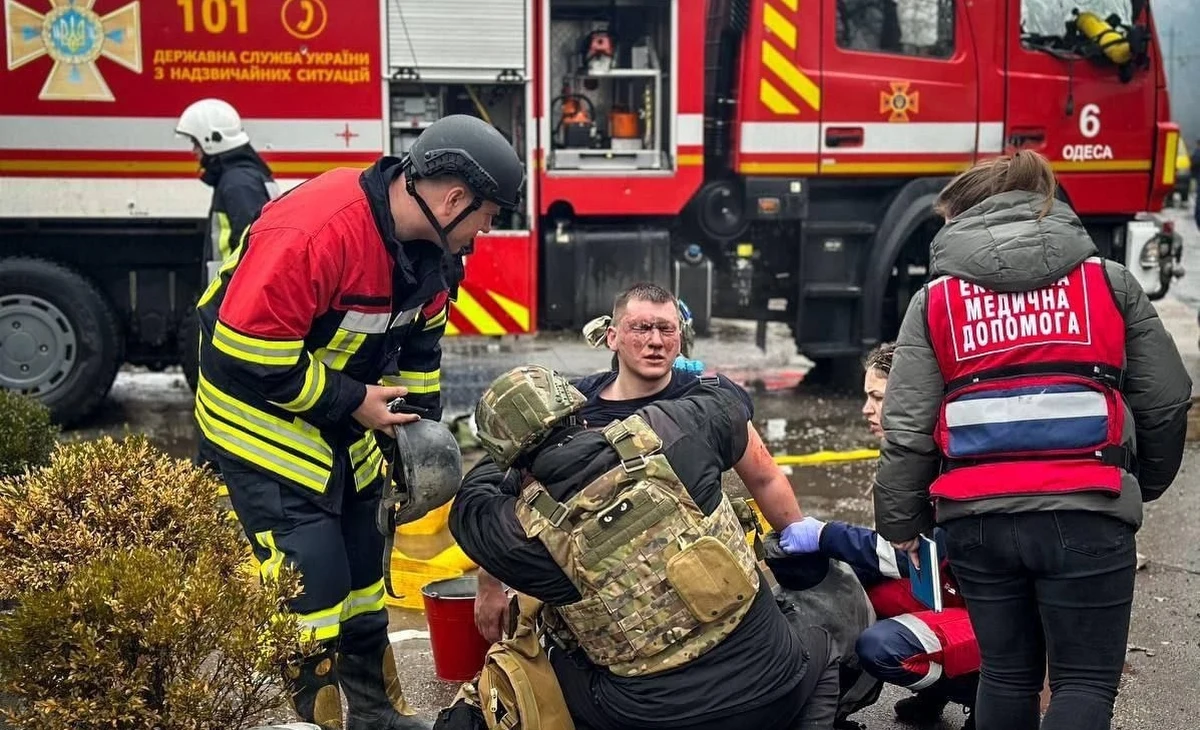 Do 20 wzrosła liczba zabitych w wyniku rosyjskiego ataku na Odessę. Szef okręgu wojskowego Ołeh Kiper i prokuratura generalna poinformowali, że około godziny 11 czasu lokalnego Rosjanie przeprowadzili zmasowany atak rakietowy.