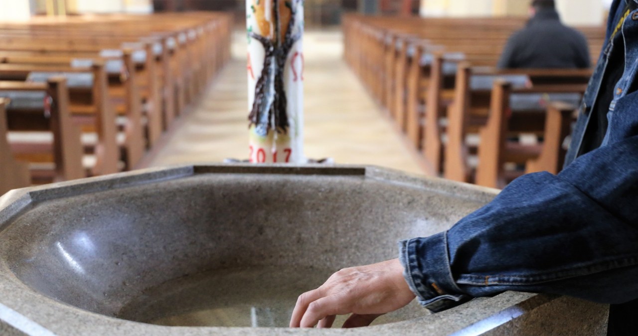 Odnowienie przyrzeczeń chrzcielnych. Na czym to polega?